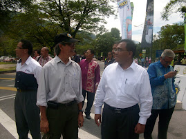 Presiden TORC bersama YB Zahir  ( Penaung Kehormat Kelab TORC )