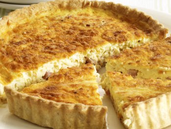 We eat the world...: FRENCH FOOD: Madame Quiche's Quiche au Fromage