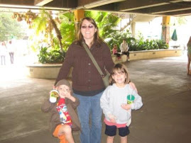 Enjoying the Jax zoo with Jen (sister-in-law), Adan and Kena