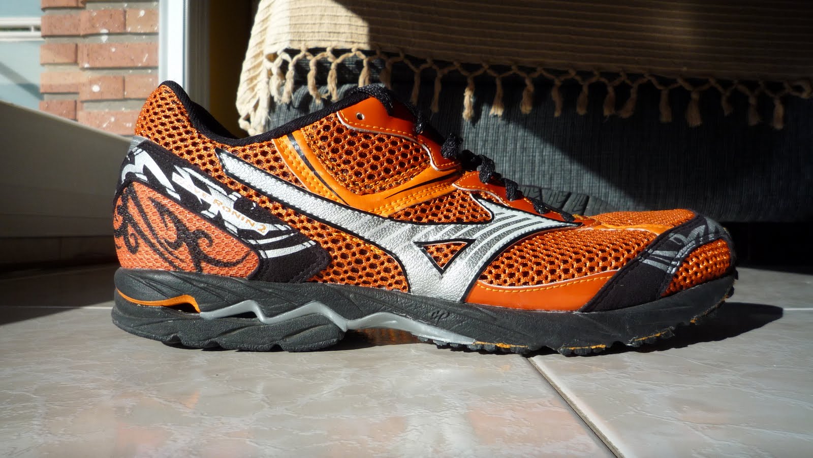 mizuno wave ronin 2