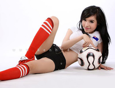 Elly Tran Ha World Cup 2010 