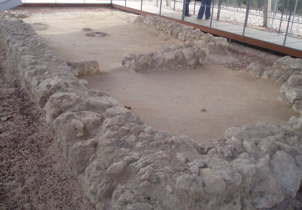 Vuela una lechuza Visita al yacimiento de Miralrío (RivasVaciamadrid)