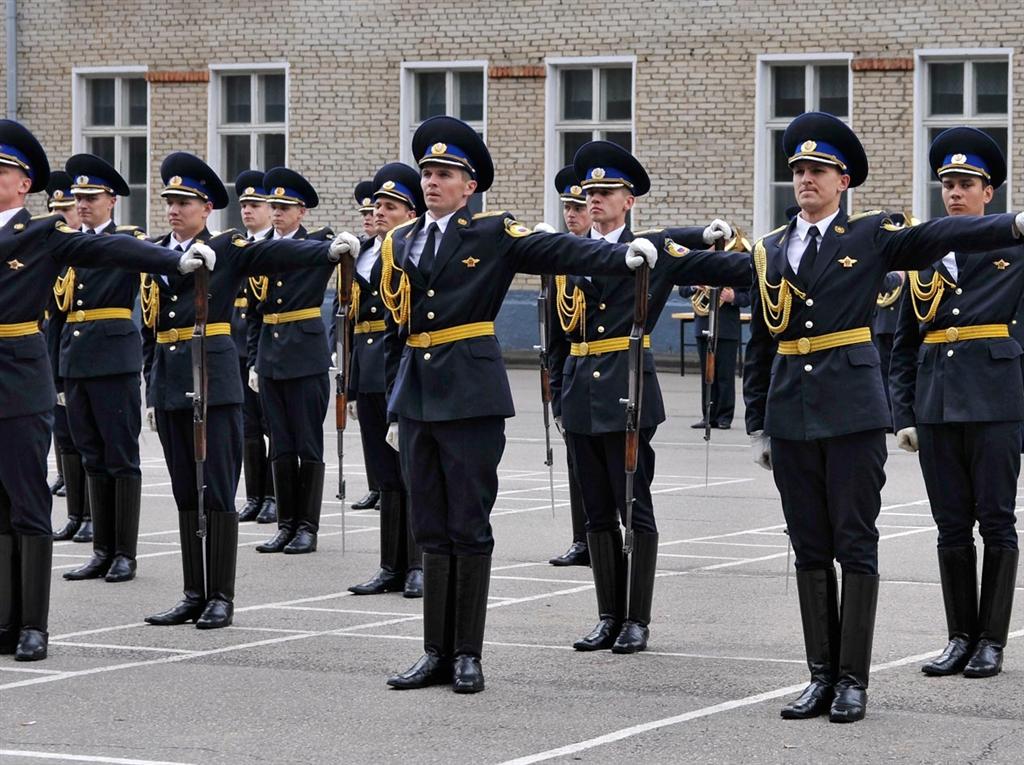 Федеральная служба охраны форма. Форма курсанта ФСО Орел. Форма курсантов ФСО. Парадная форма ФСО. Парадная форма курсантов ФСО
