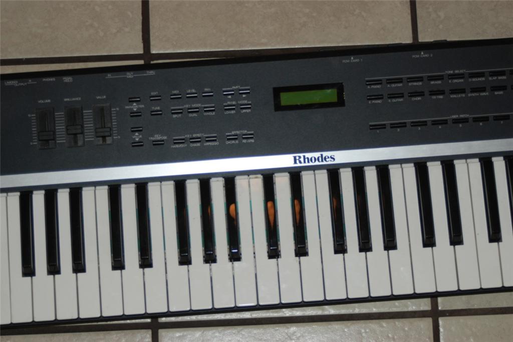 MATRIXSYNTH Roland Rhodes Model 660 Music Keyboard Synthesizer