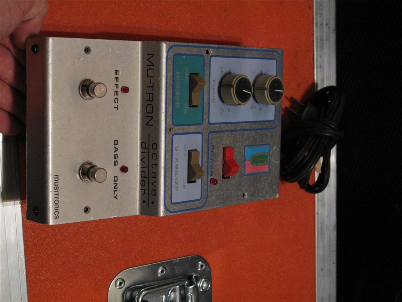 MATRIXSYNTH: MuTron Octave Divider Guitar Bass Synth Pedal