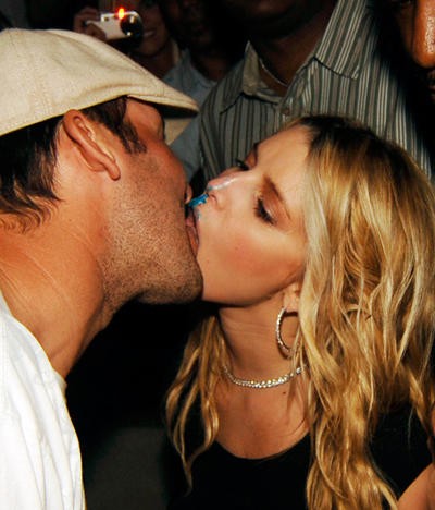 Durango Texas: Jessica Simpson's Strange Smooch With Tony Romo Who Gave  Dallas A Win With Last Minute Touchdown Pass