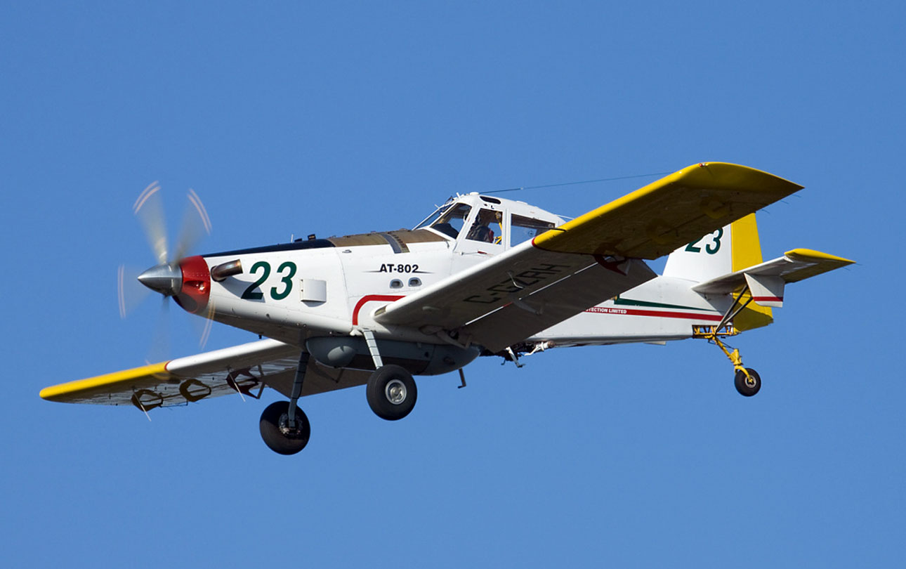 nhungdoicanh Air Tractor AT802
