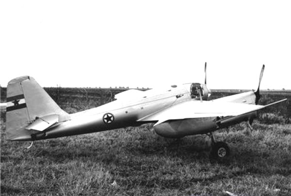 nhungdoicanh Ikarus S451