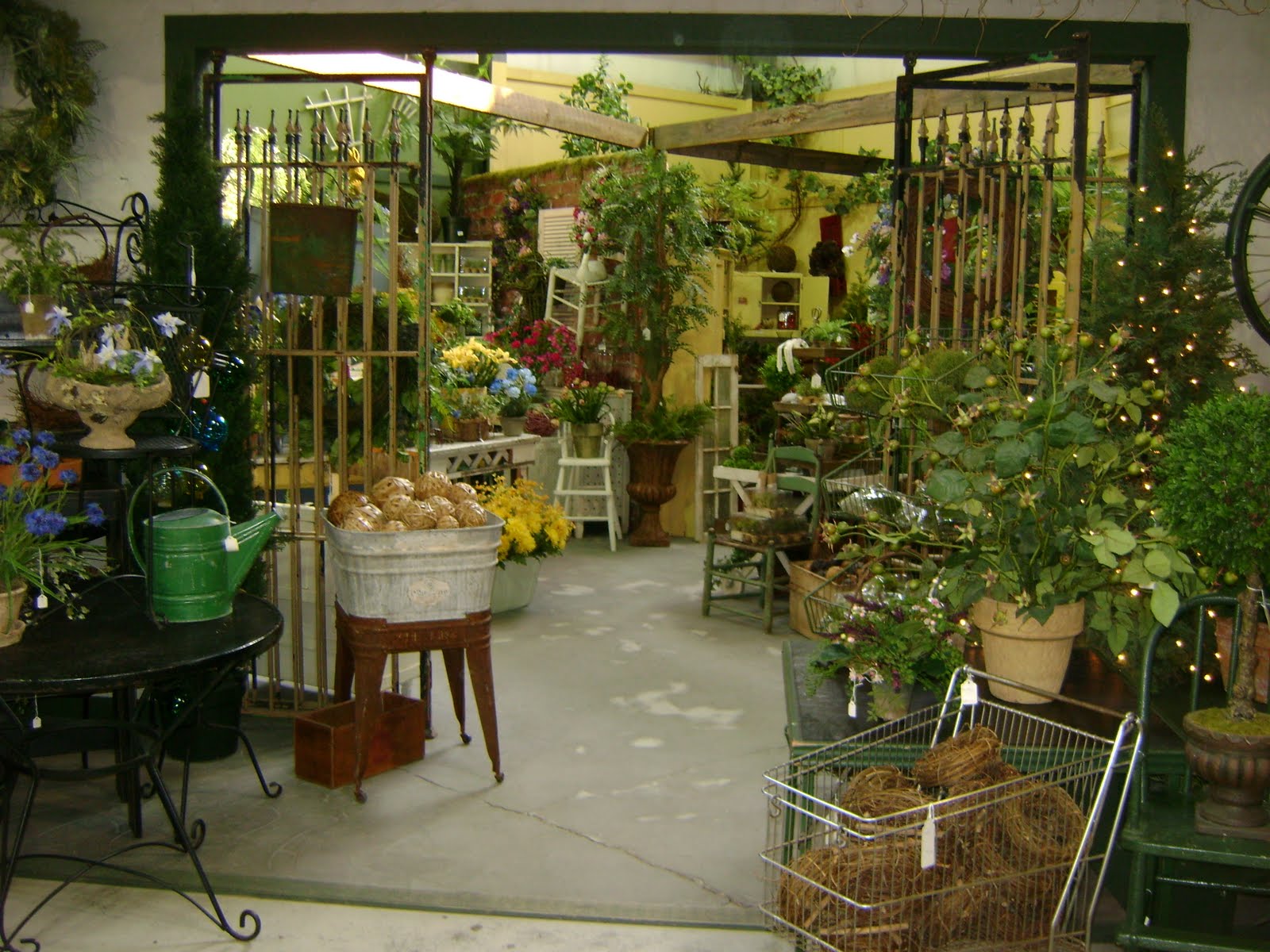 Lakewood 400 Antiques Market June 2010