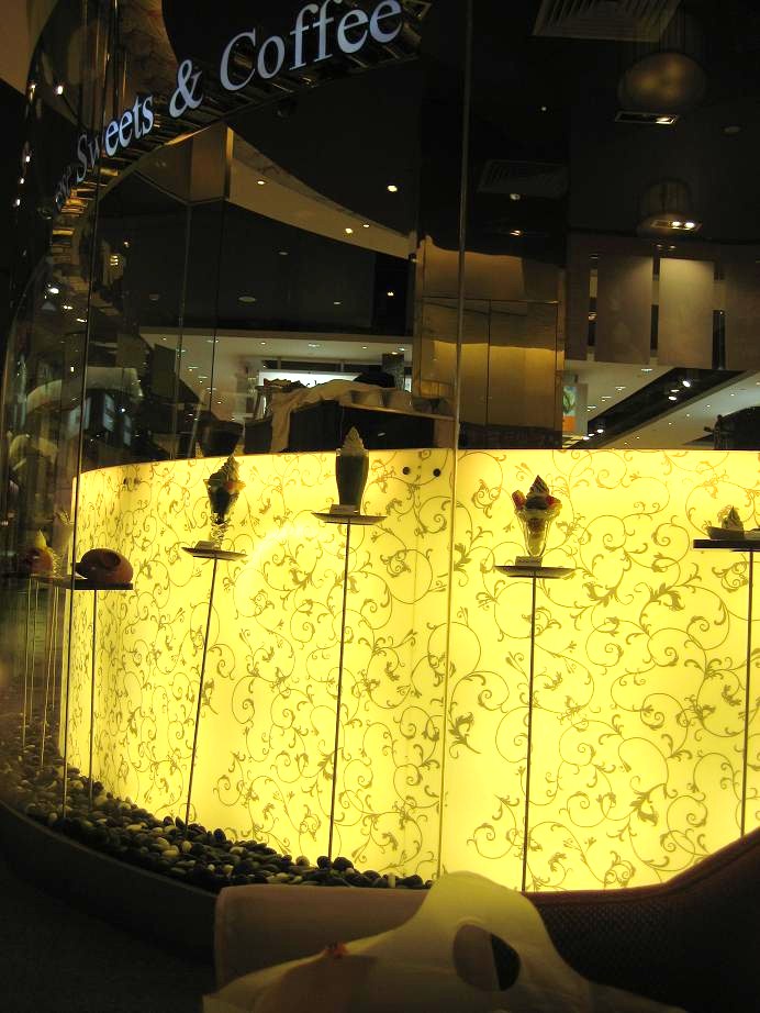 Mcfadden is Flying to the Moon M.O.P Japanese Dessert Pavilion