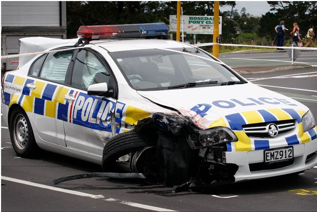 NZ+Police+car+-+accident+damage.jpg