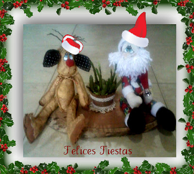 Centro de mesa navideño  con Papá Noel y reno de tela 