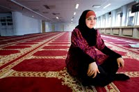 Woman mosque leader seeks new Muslim in Europe