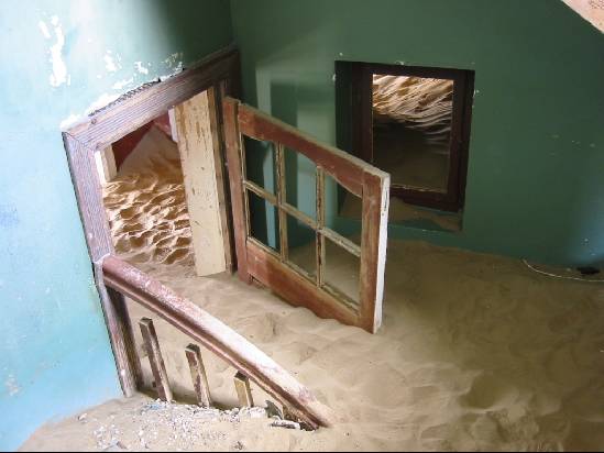 [kolmanskop+2.JPG]