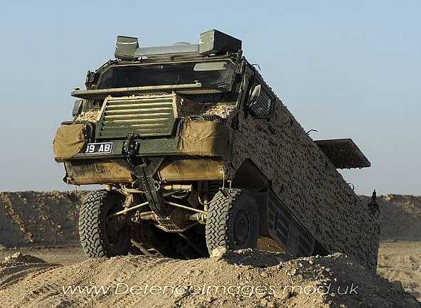 [LAND+-+Pinzgauer+Vector+050.jpg]