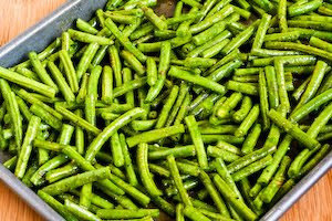 Spicy Roasted Green Beans (or Broccoli) and Shrimp found on KalynsKitchen.com Spicy Roasted Green Beans (or Broccoli) and Shrimp found on KalynsKitchen.com