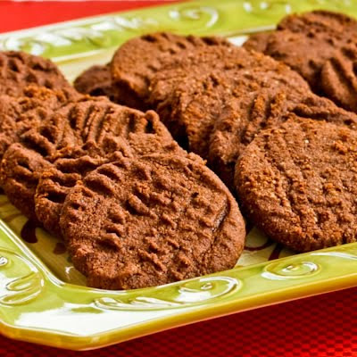 Flourless, Gluten-Free, and Low-Sugar (or Sugar-Free) Chocolate Shortbread Cookies