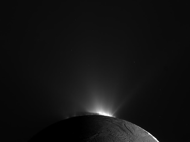 Cassini returns images of bright jets at Saturn's moon Enceladus