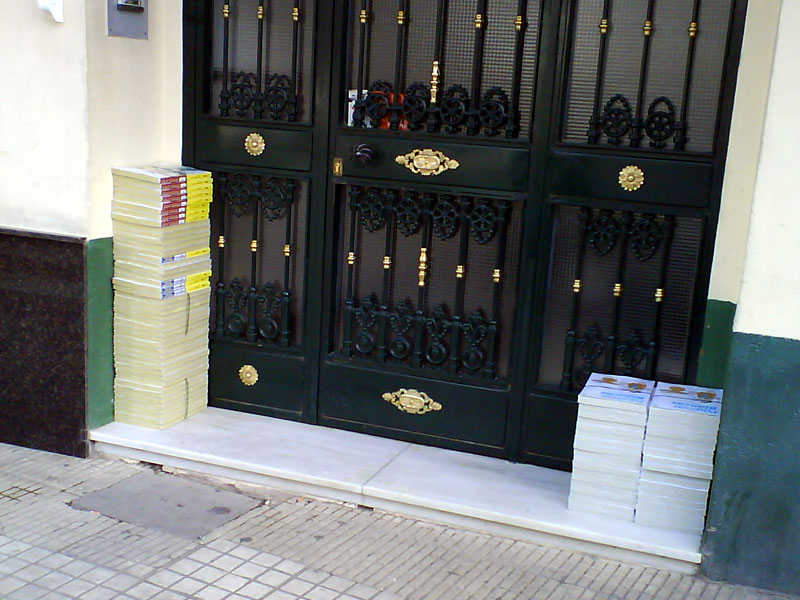 [Guías-telefónicas-1.jpg]