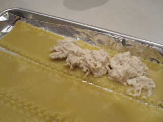 3 Cheese Lasagna Rolls are creamy, cheesy lasagna noodles stuffed with 3 different cheeses and chicken. Life-in-the-Lofthouse.com