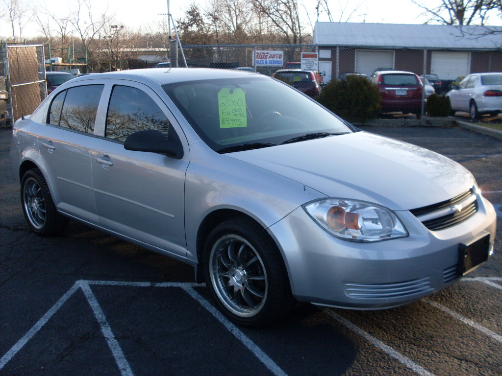 Ride Auto: 2005 Chevrolet Cobalt LS