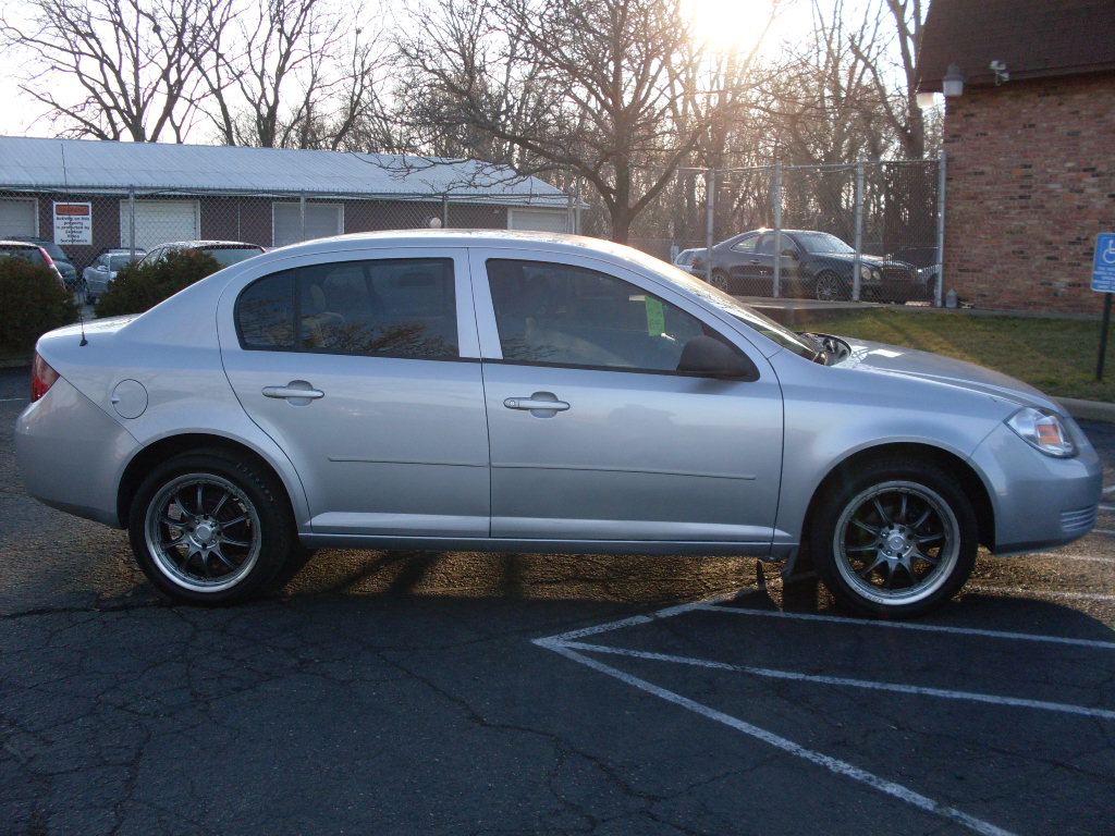 Ride Auto: 2005 Chevrolet Cobalt LS