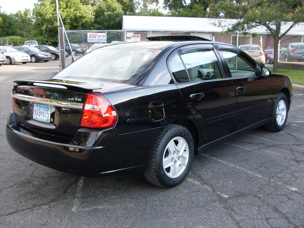 Ride Auto: 2005 Chevrolet Malibu LS