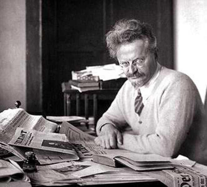 Russian Revolutions Assesses Trotsky Role 103