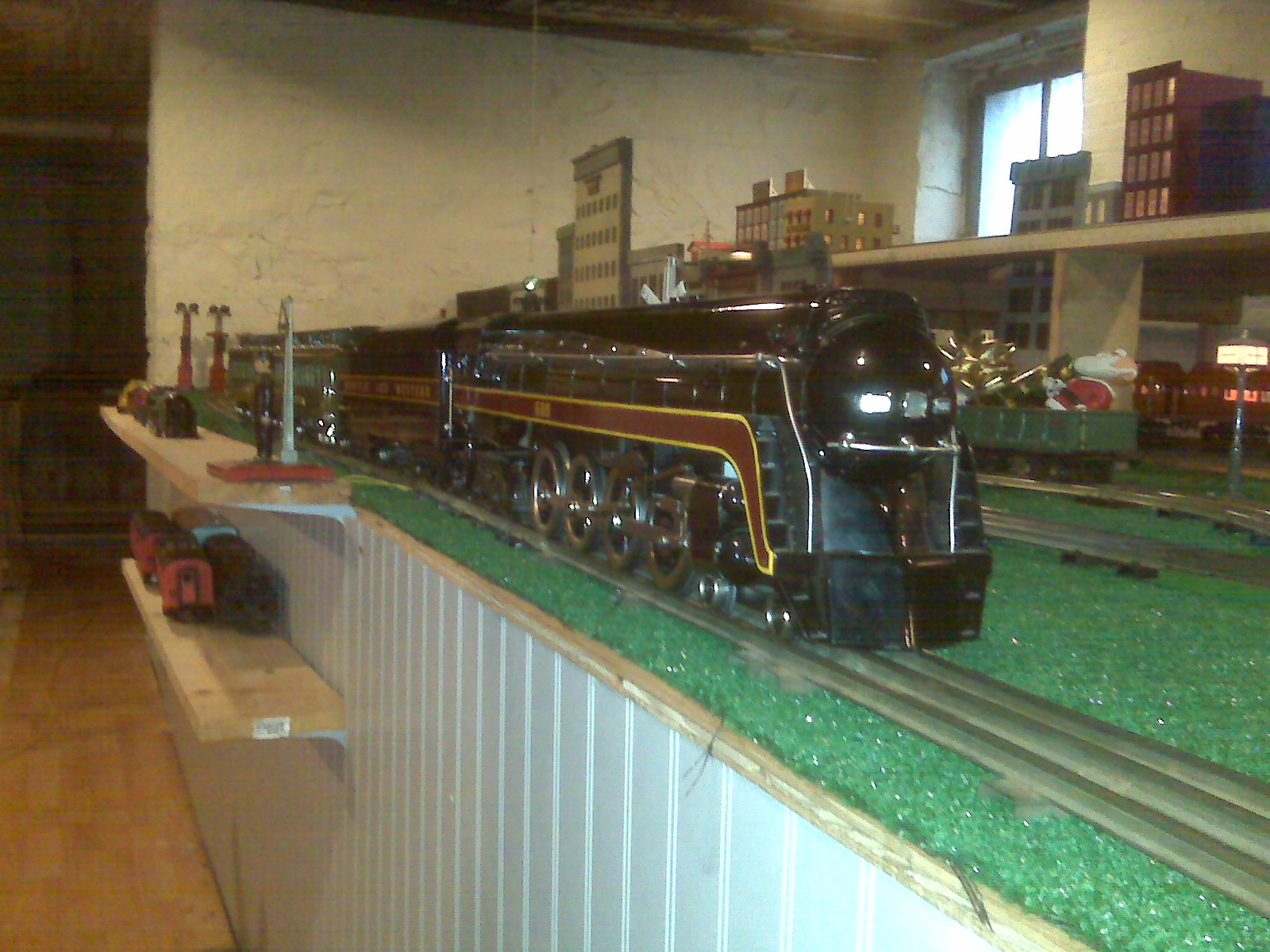 STANDARD GAUGE TRAINS: Standard Gauge 