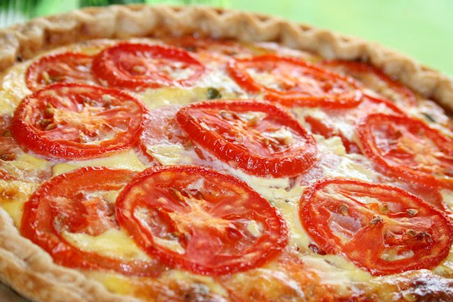 Tink's Treats: Tomato, Bacon and Caramelized Onion Quiche