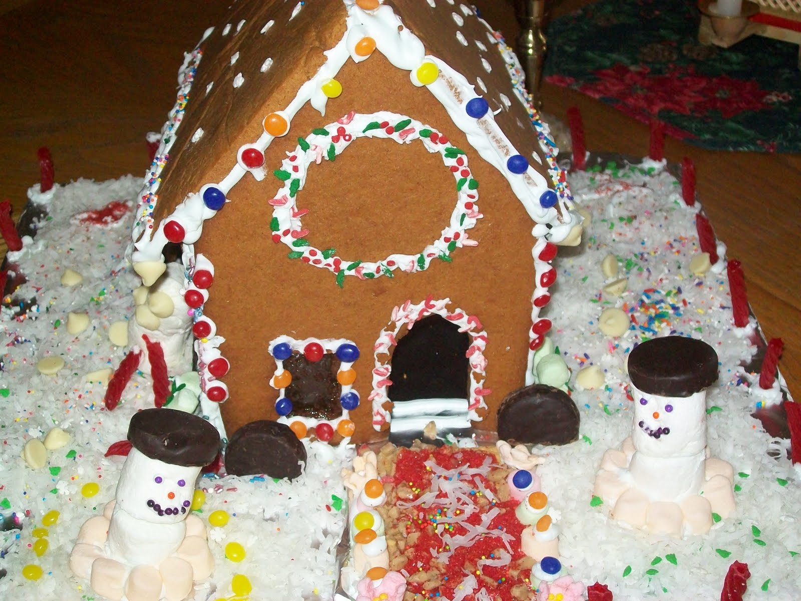 shining-examples-the-gingerbread-house