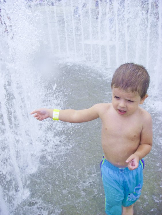 [08Jul31_splash-5.jpg]