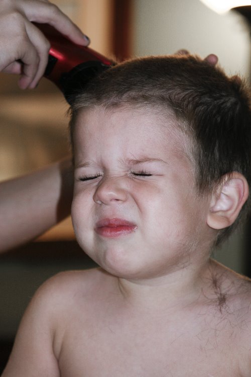 [08Oct07_haircut_6.jpg]