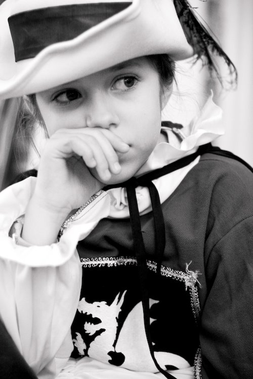 [08Oct30_trunk.or.treat_43.jpg]