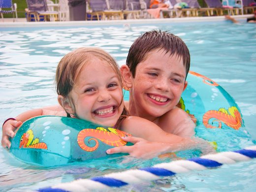 [09Jul04_pool_54.jpg]