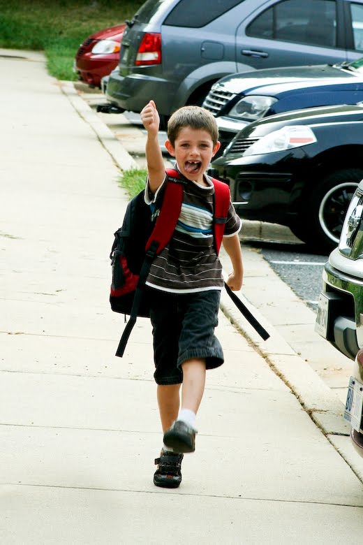 [08Aug26_1stdayofschool-41-2.jpg]
