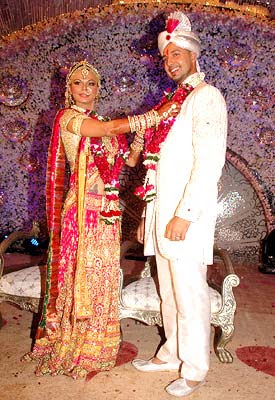 rakhi-elesh3.jpg