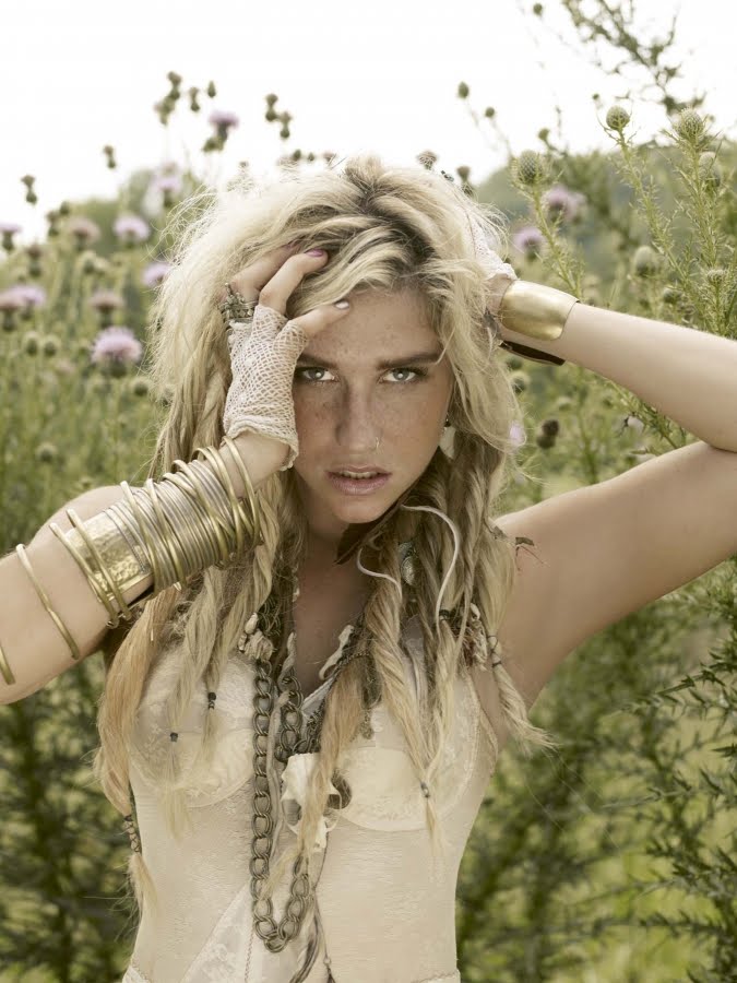 momhes kesha new song 2010