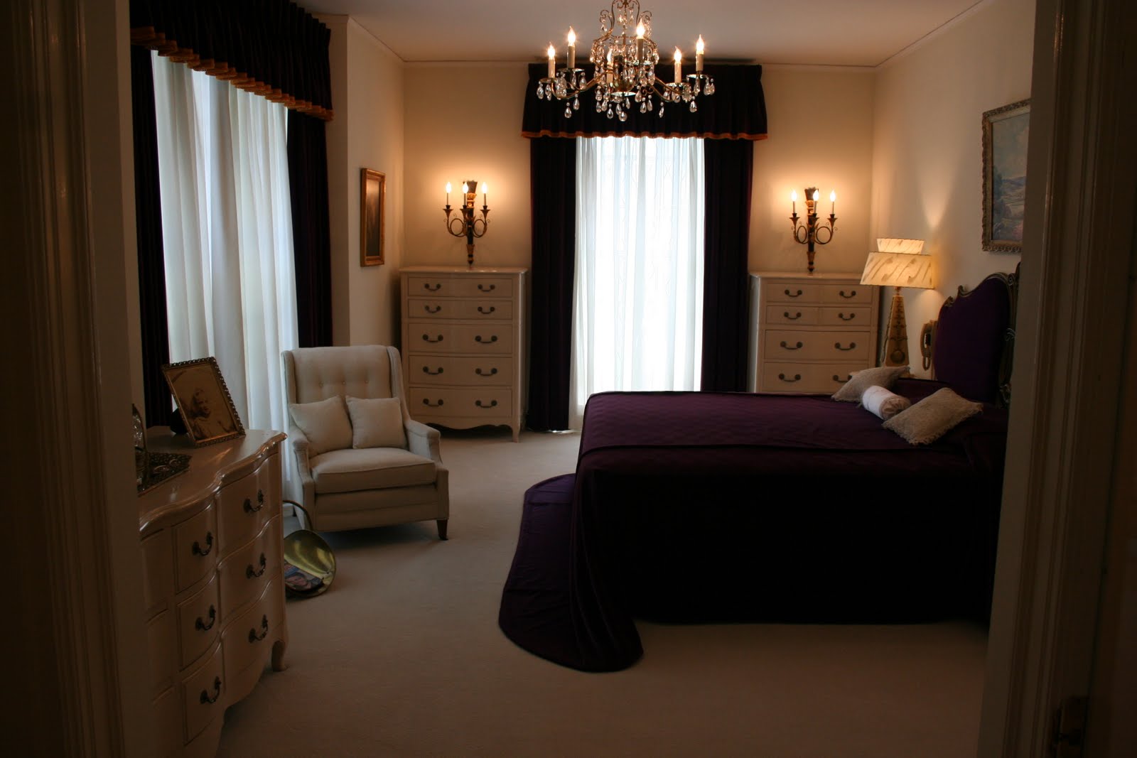 Where Has Ron Roamed?: Graceland Bedroom