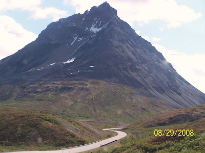 tall+mtn+winding+rd,+yukon+canada.JPG