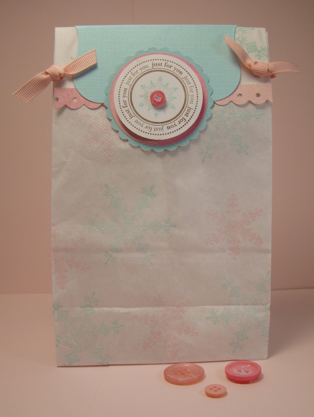 [Sweet+Goodies+bag+with+button.JPG]