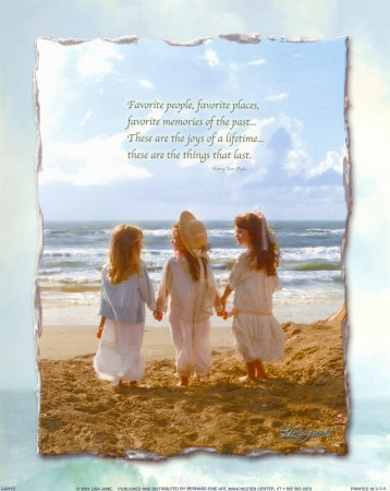 [lisa-jane-three-girls-on-beach.jpg]