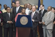 DC-37's Lillian Roberts, Mayor Bloomberg and DC-37 contract committee at 2006 press conference
