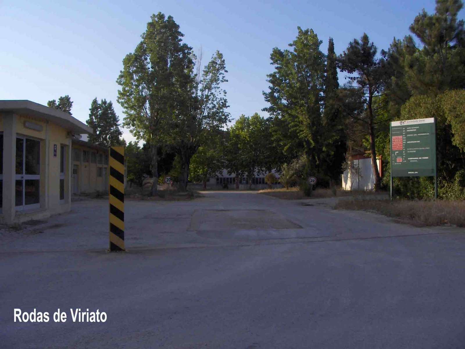 [cometna+entrada.jpg]