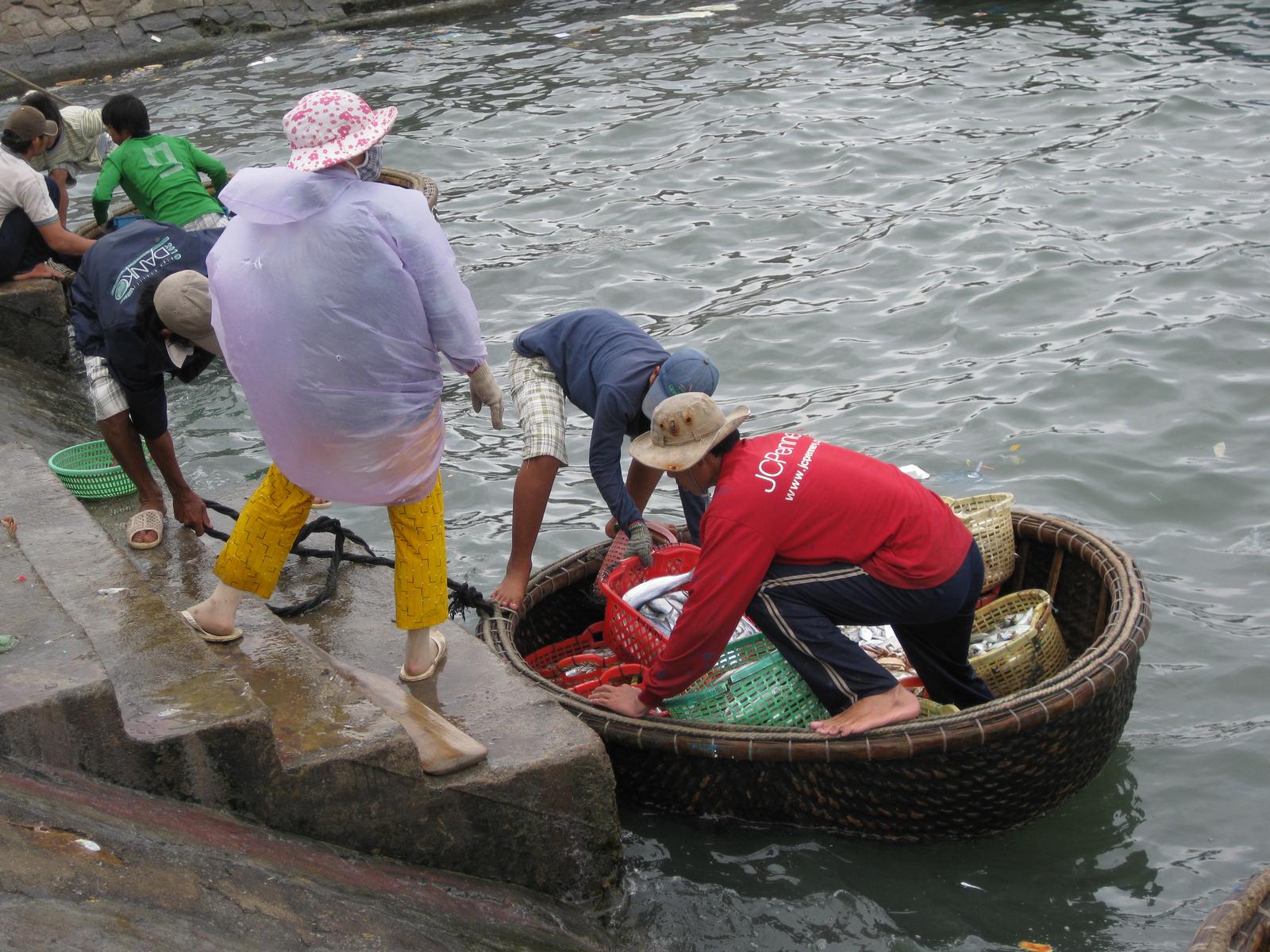 [Vietnam+Quy+Nhon+Fishermen.jpg]