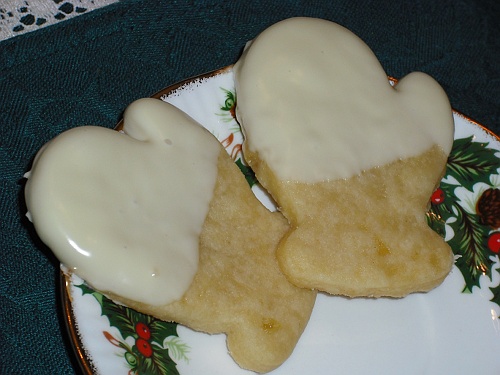 Culinary Alchemy: Smitten with Mittens - Lemon Drop Shortbread