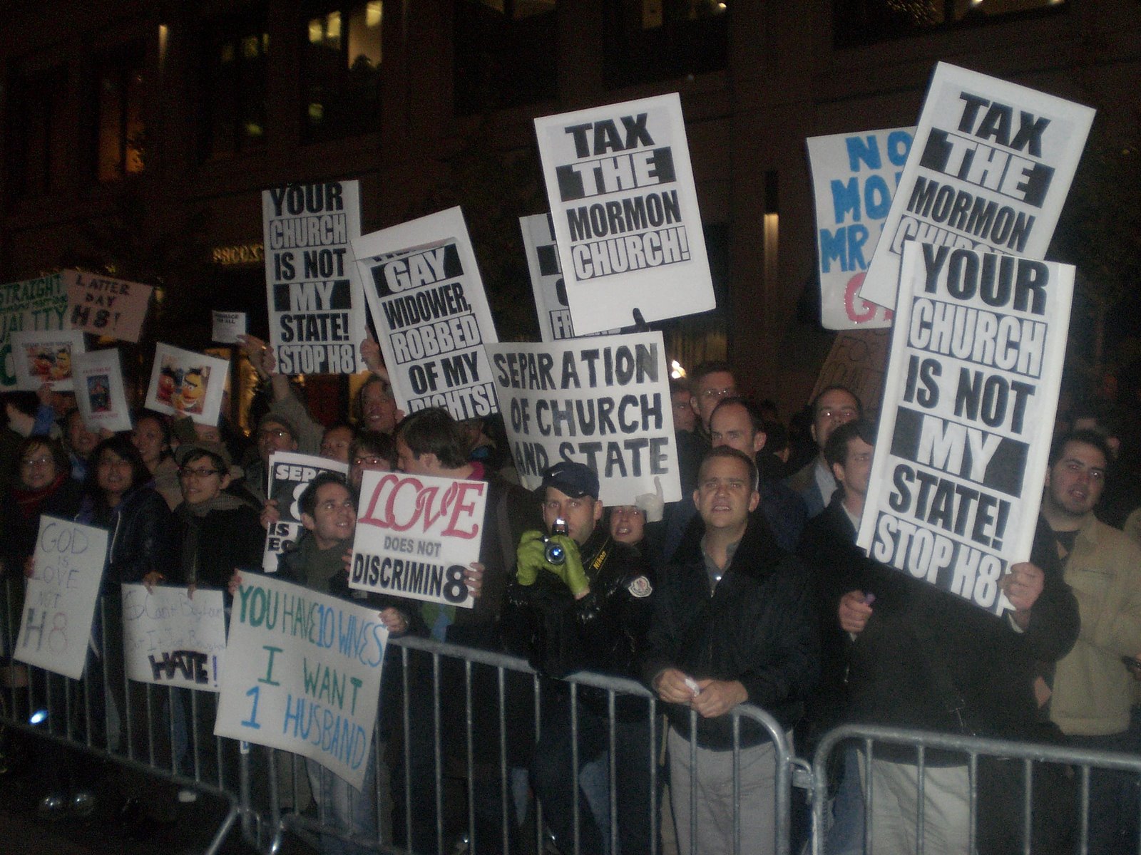 [NYCprop8protestNov12th2008+050.jpg]