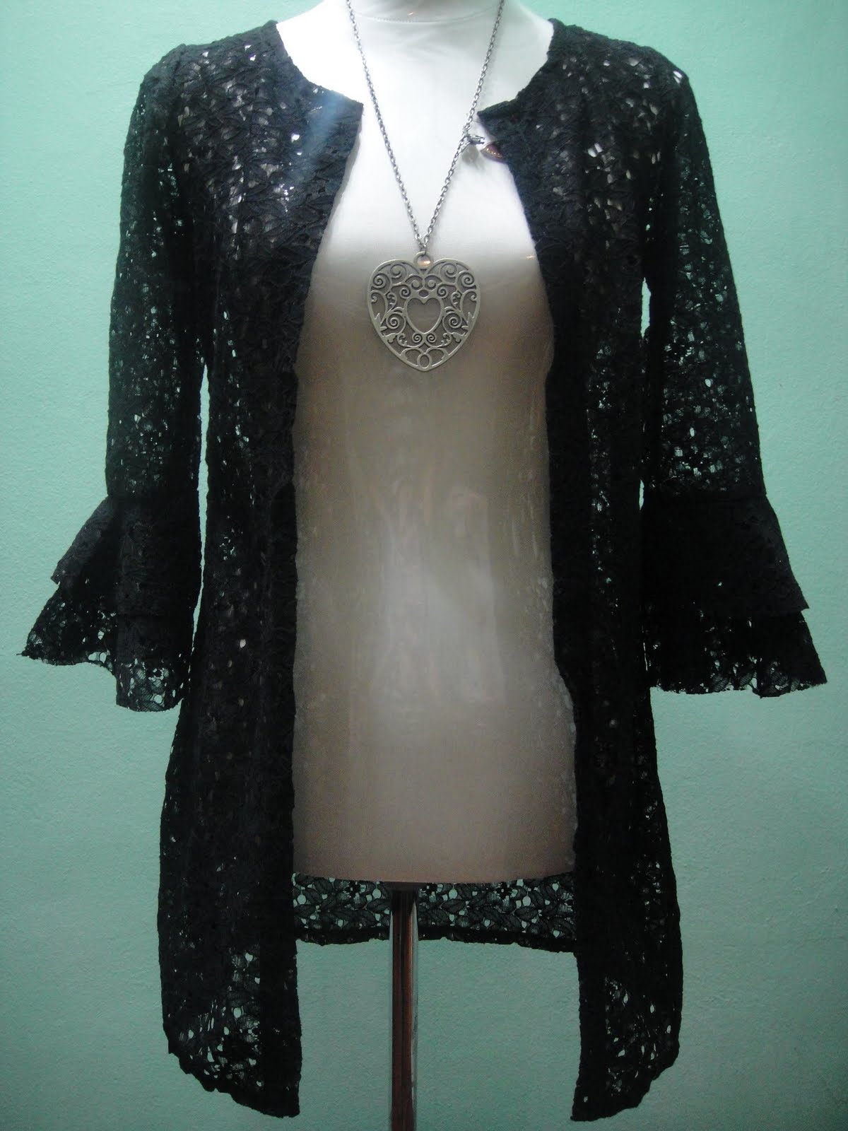 AppleSeedShoppe: LONG LACE CARDIGAN
