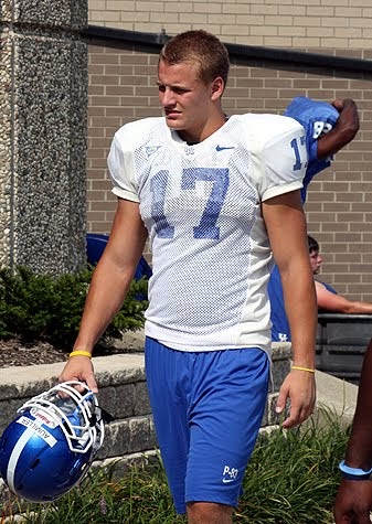 Aaron's UK Football Blog: Aumiller starting over at tight end