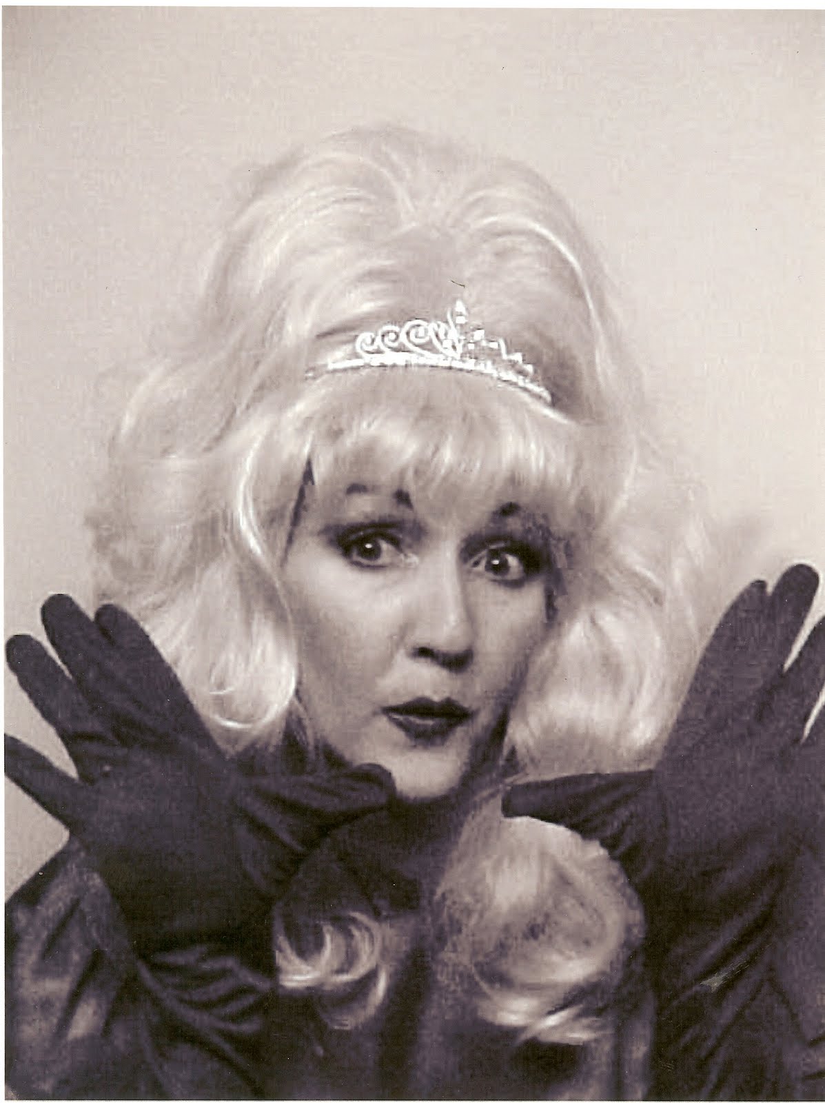 Larainy Days Bologna Buns The recipe = the body part